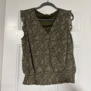 She + Sky Olive and Gray Textured Sleeveless Tunic